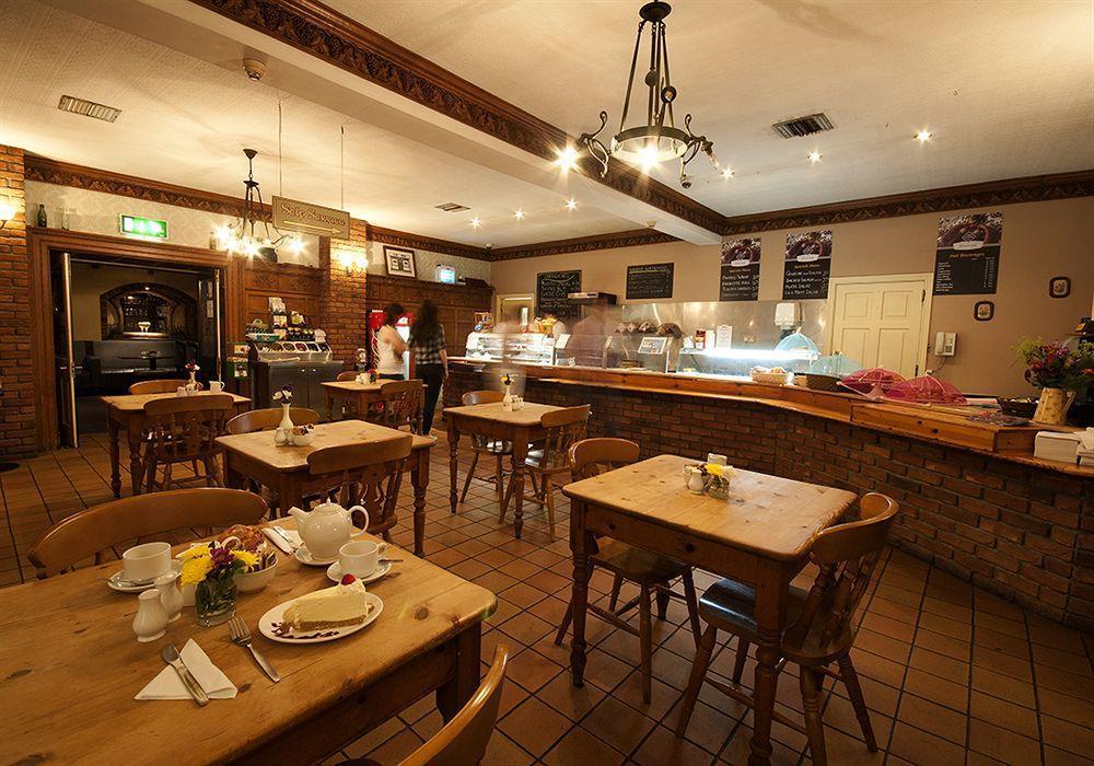 Dooly'S Hotel 버 외부 사진