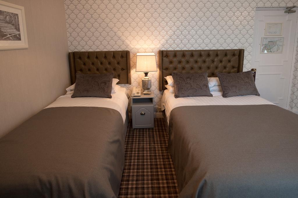 Dooly'S Hotel 버 외부 사진