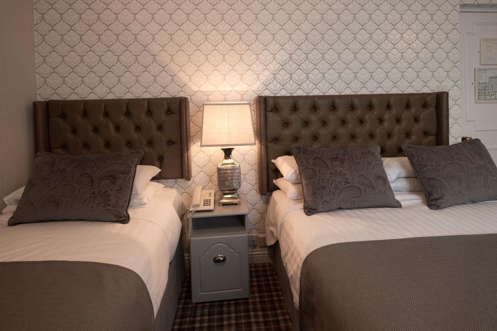 Dooly'S Hotel 버 외부 사진